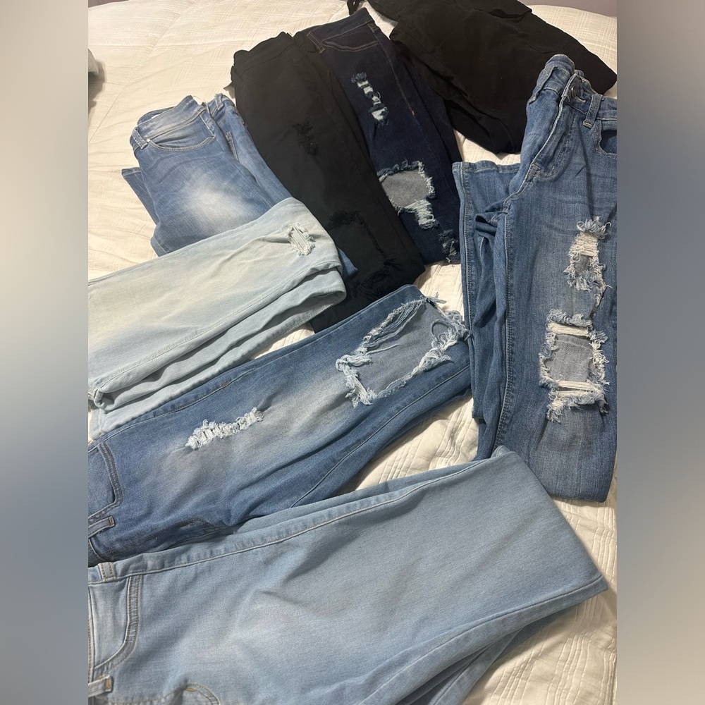 Lot of skinny jeans 8 of them